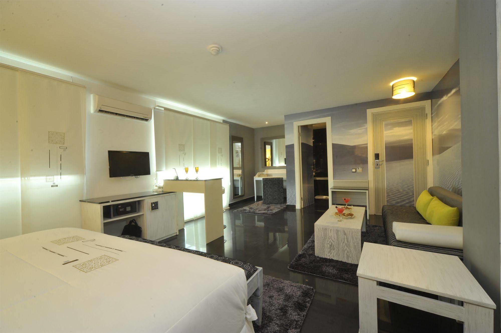 Le Trianon Luxury Hotel & Spa Касабланка Экстерьер фото